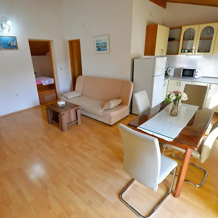 Goranka Apartment *