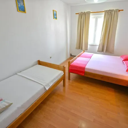 Apartment Goranka *