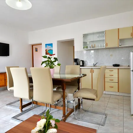 Goranka Apartment *