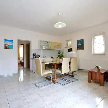 Goranka Apartment Murter